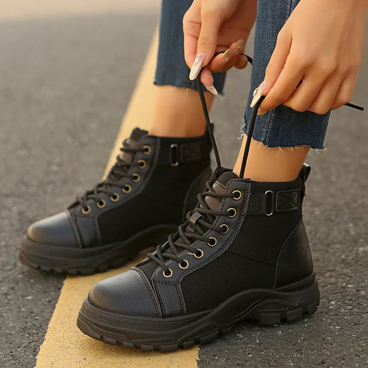 Womens Round-Toe Lace-Up Hiker Boots