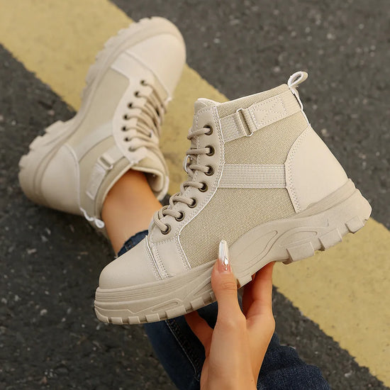 Womens Round-Toe Lace-Up Hiker Boots